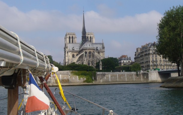 vorbei an der Ile de la Cité